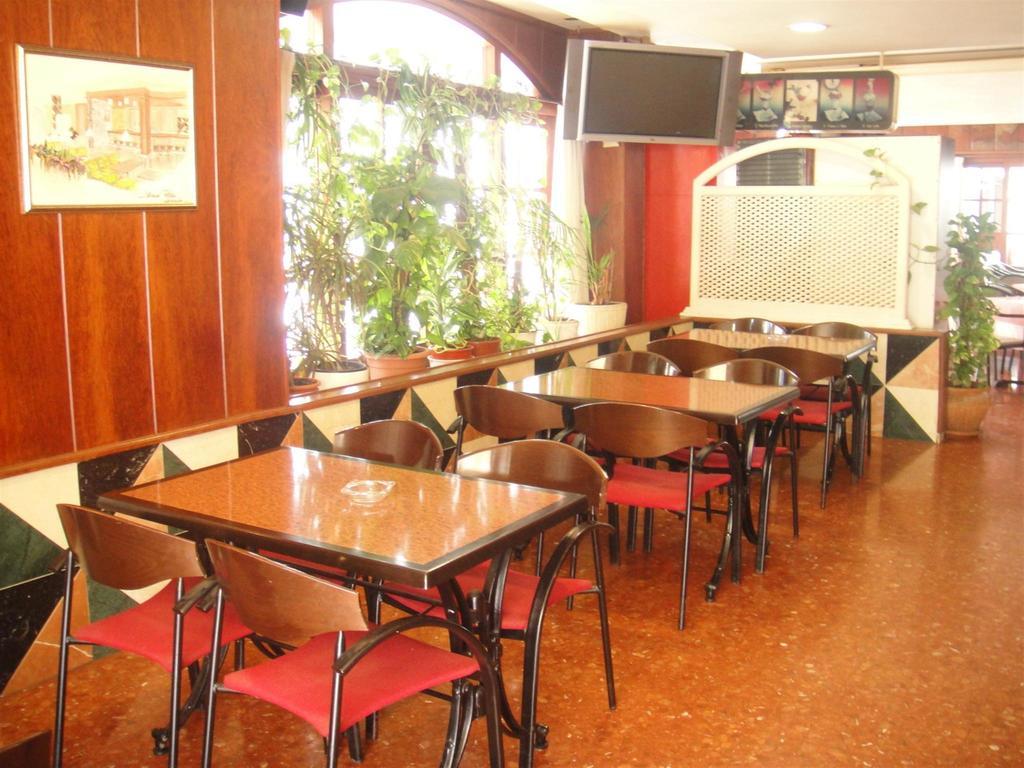 Apartamentos El Moro San Antonio  Ngoại thất bức ảnh