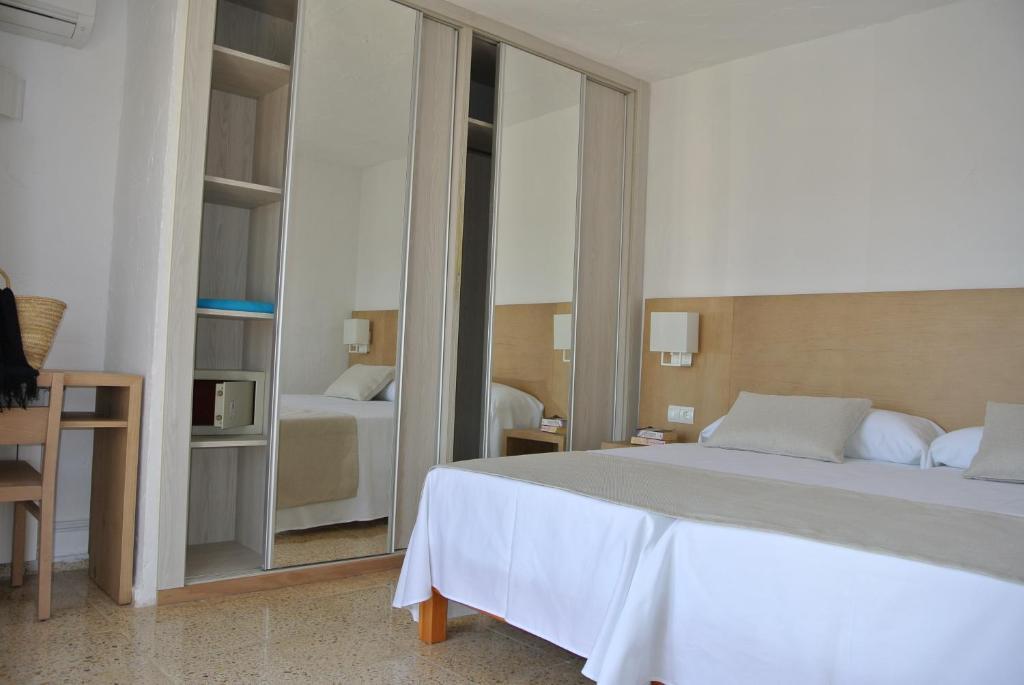 Apartamentos El Moro San Antonio  Phòng bức ảnh